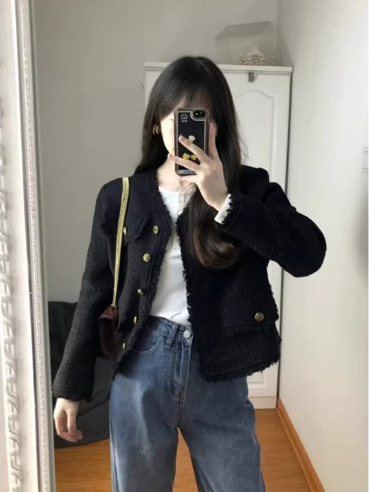 Winter Clothing Pictures - Autumn and Winter Black Jacket for