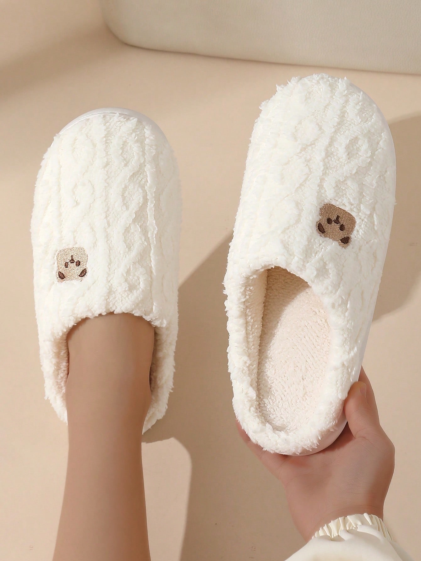 Winter Clothing Material - Men's and Women's Warm Cotton Slippers